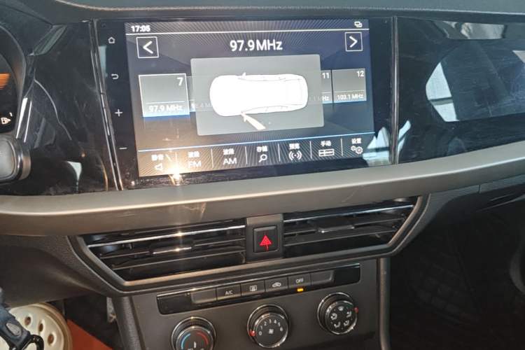 Used Volkswagen Lavida 2022 1.5L Automatic Comfort Edition Audio And AC Panel