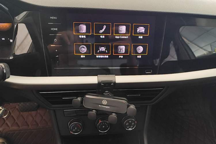 Used Volkswagen Lavida 2022 1.5L Automatic Comfort Edition Audio And AC Panel