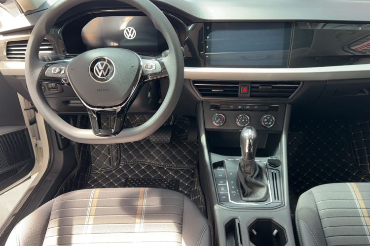 Used Volkswagen Lavida 2022 280TSI DSG Comfort Edition Audio And AC Panel