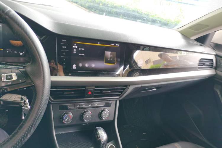 Used Volkswagen Lavida 2022 280TSI DSG Comfort Edition Audio And AC Panel