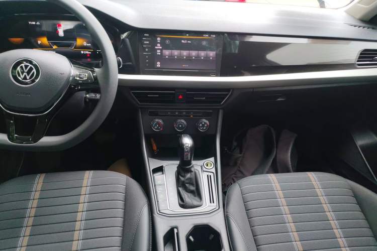 Used Volkswagen Lavida 2022 280TSI DSG Comfort Edition Audio And AC Panel