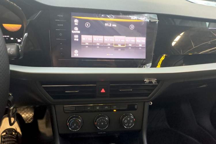 Used Volkswagen Lavida 2022 280TSI DSG Comfort Edition Audio And AC Panel