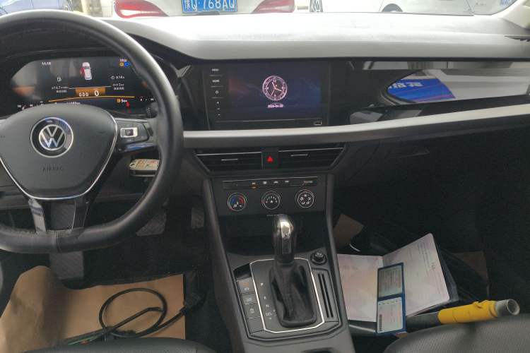 Used Volkswagen Lavida 2022 1.5L Automatic Comfort Edition Audio And AC Panel