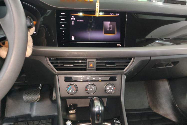 Used Volkswagen Lavida 2022 280TSI DSG Comfort Edition Audio And AC Panel