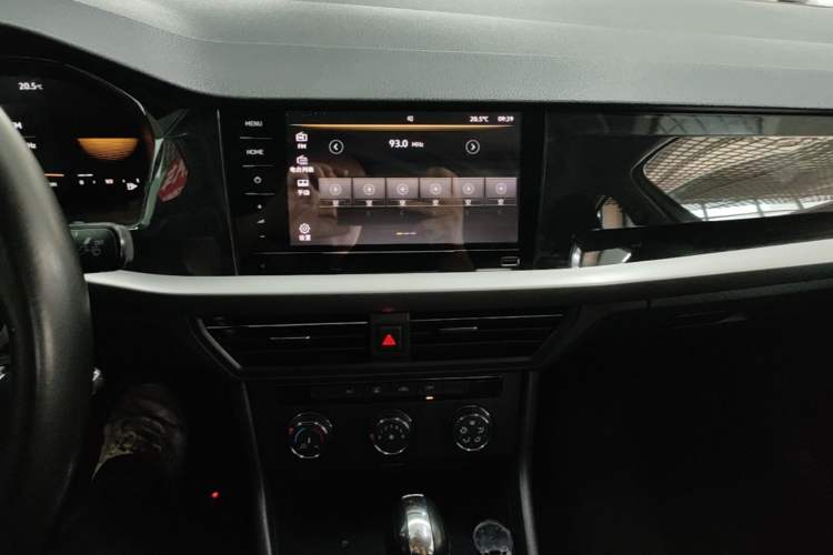 Used Volkswagen Lavida 2022 280TSI DSG Comfort Edition Audio And AC Panel