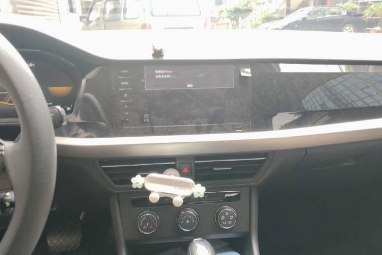 Used Volkswagen Lavida 2022 280TSI DSG Comfort Edition Audio And AC Panel