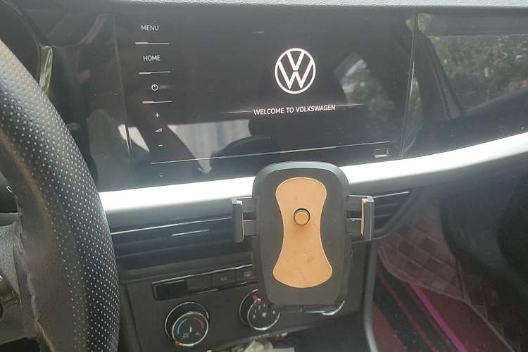 Used Volkswagen Lavida 2022 1.5L Automatic Comfort Edition Audio And AC Panel