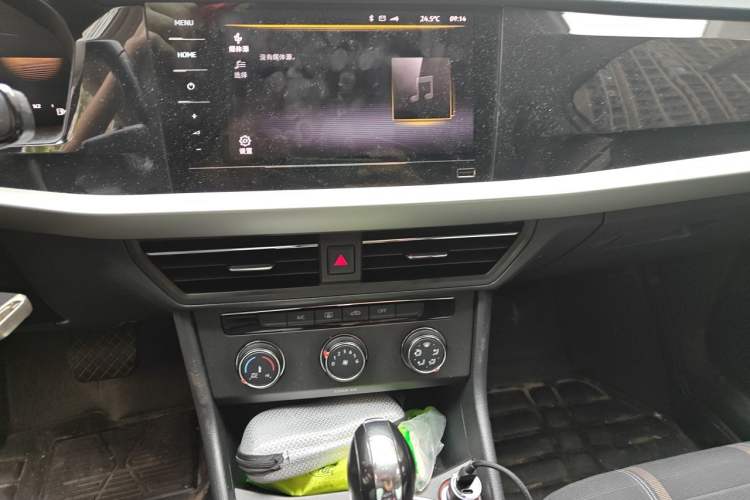 Used Volkswagen Lavida 2022 280TSI DSG Comfort Edition Audio And AC Panel