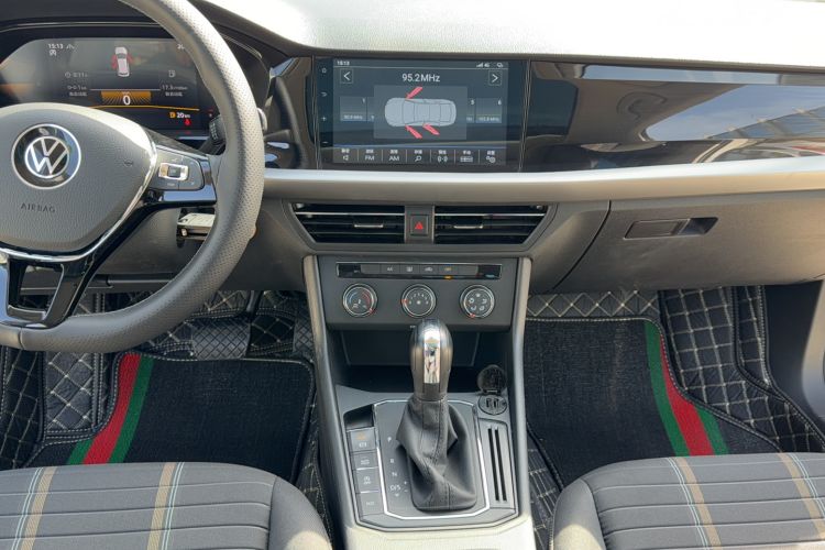 Used Volkswagen Lavida 2022 280TSI DSG Comfort Edition Audio And AC Panel