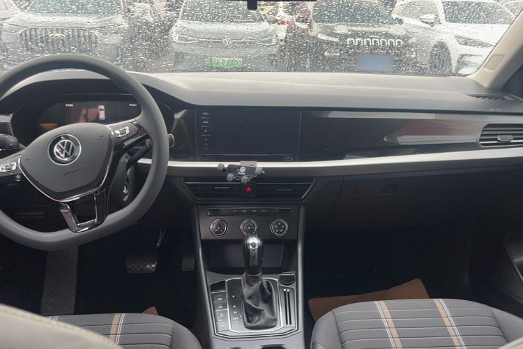 Used Volkswagen Lavida 2022 280TSI DSG Comfort Edition Audio And AC Panel