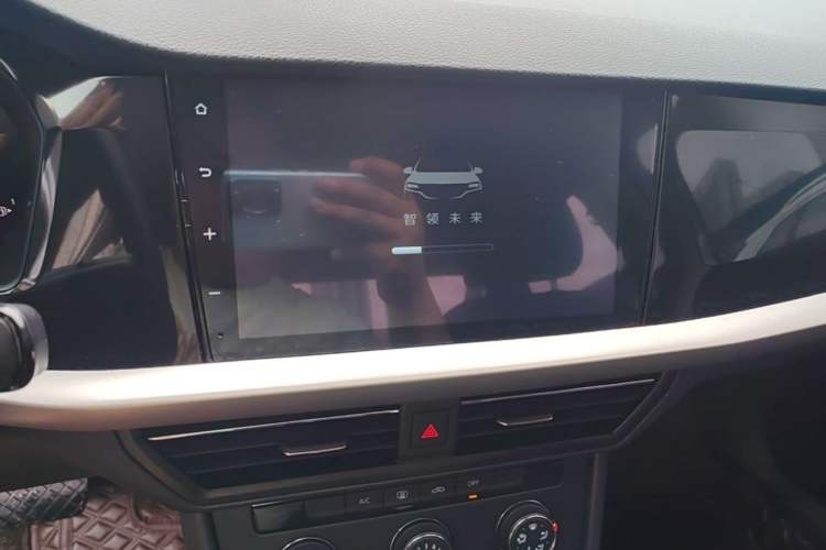 Used Volkswagen Lavida 2022 1.5L Automatic Comfort Edition Audio And AC Panel