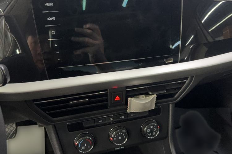 Used Volkswagen Lavida 2022 280TSI DSG Comfort Edition Audio And AC Panel