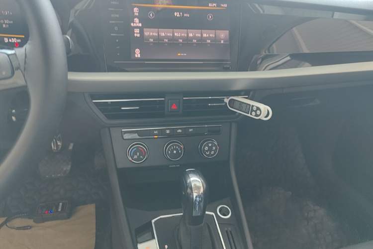 Used Volkswagen Lavida 2022 280TSI DSG Comfort Edition Audio And AC Panel