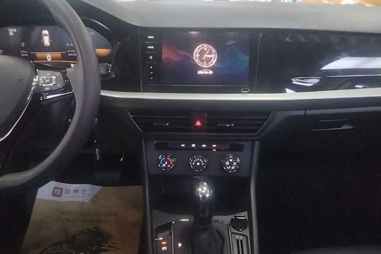 Used Volkswagen Lavida 2022 1.5L Automatic Comfort Edition Audio And AC Panel