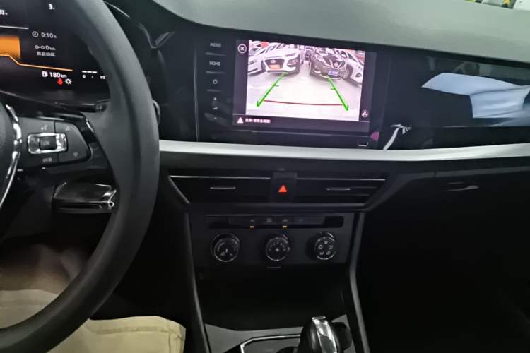 Used Volkswagen Lavida 2022 1.5L Automatic Comfort Edition Audio And AC Panel