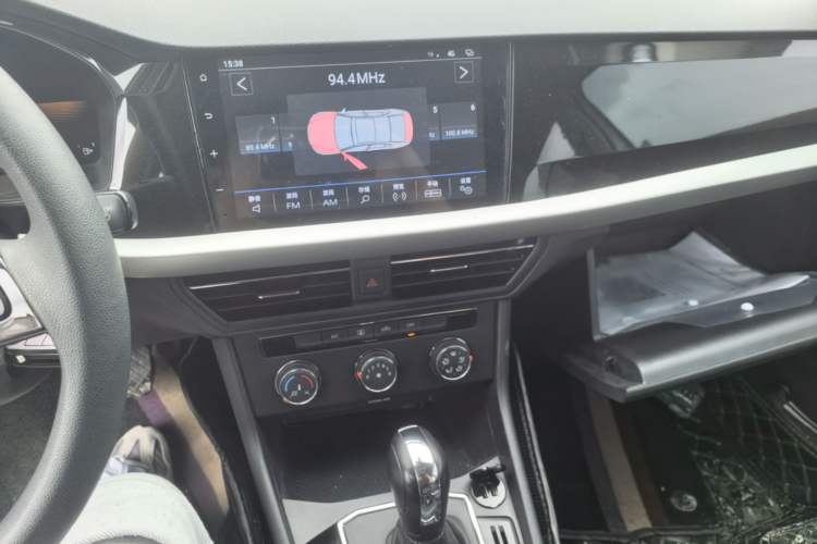 Used Volkswagen Lavida 2022 1.5L Automatic Comfort Edition Audio And AC Panel