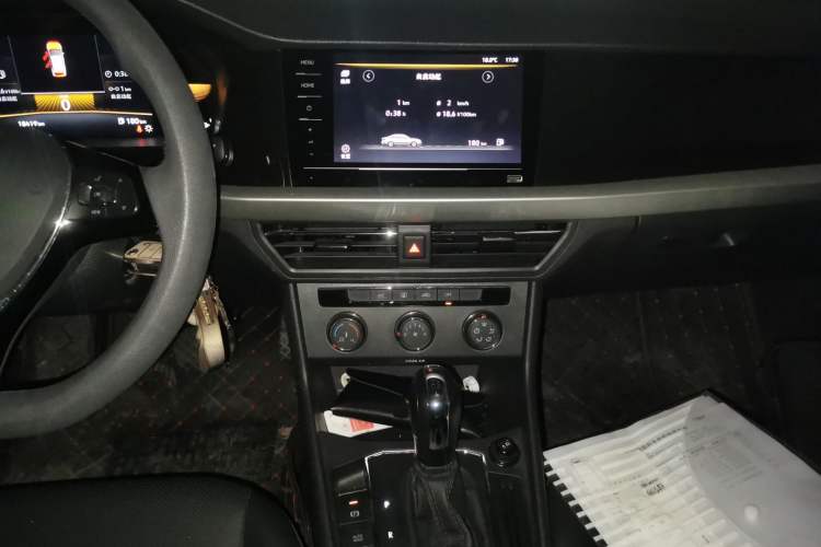 Used Volkswagen Lavida 2022 1.5L Automatic Vision Edition Audio And AC Panel