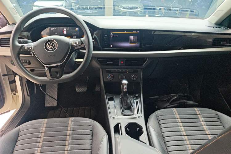 Used Volkswagen Lavida 2022 280TSI DSG Comfort Edition Center Console