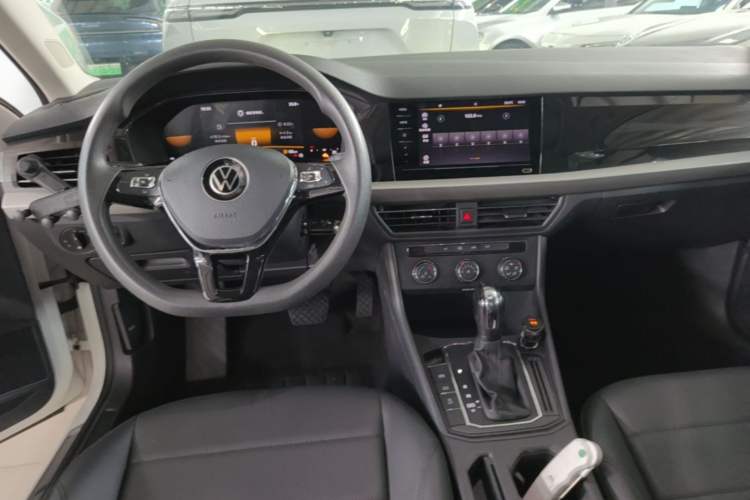 Used Volkswagen Lavida 2022 1.5L Automatic Comfort Edition Center Console