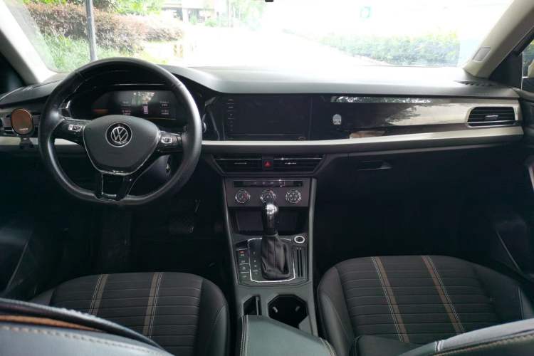 Used Volkswagen Lavida 2022 280TSI DSG Comfort Edition Center Console
