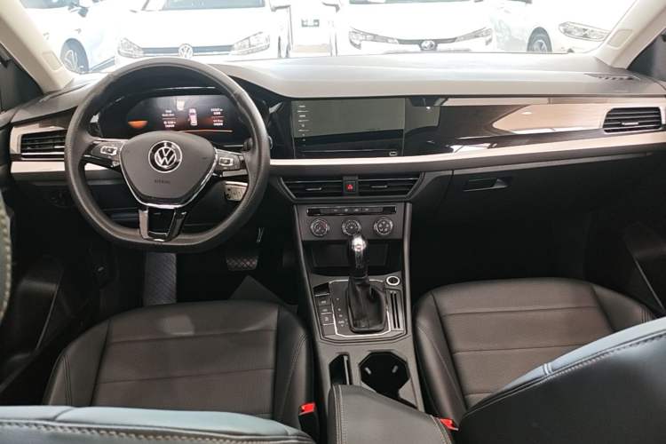 Used Volkswagen Lavida 2022 1.5L Automatic Comfort Edition Center Console
