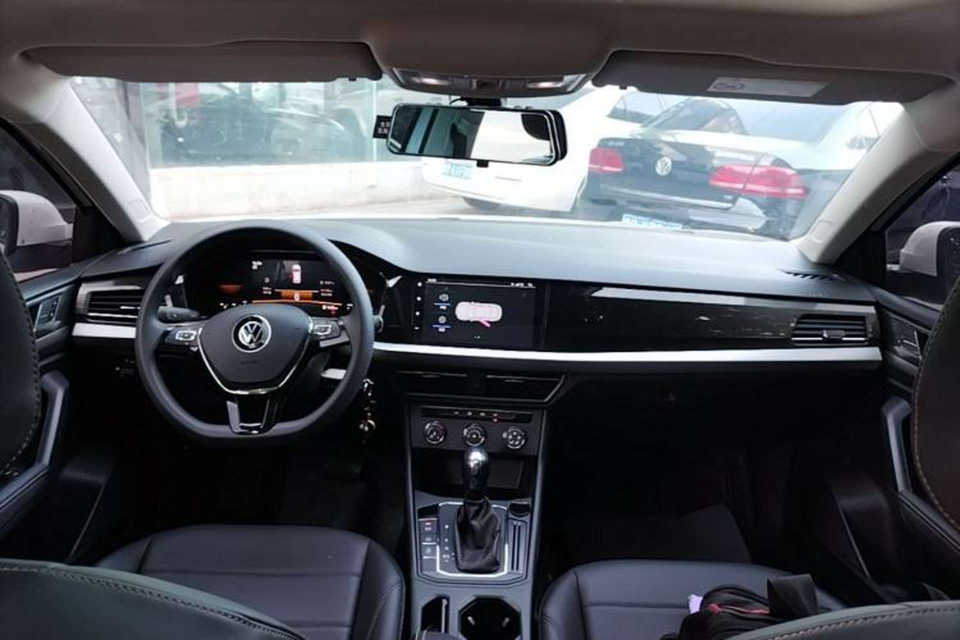 Used Volkswagen Lavida 2022 1.5L Automatic Comfort Edition Center Console