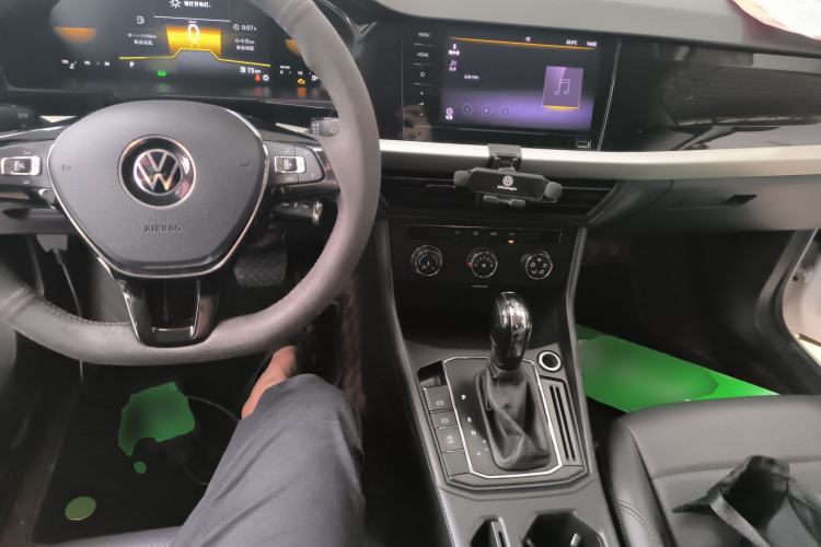 Used Volkswagen Lavida 2022 1.5L Automatic Comfort Edition Center Console
