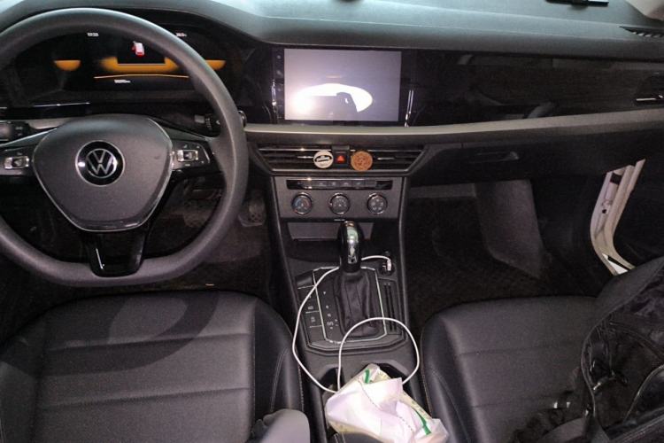 Used Volkswagen Lavida 2022 1.5L Automatic Comfort Edition Center Console