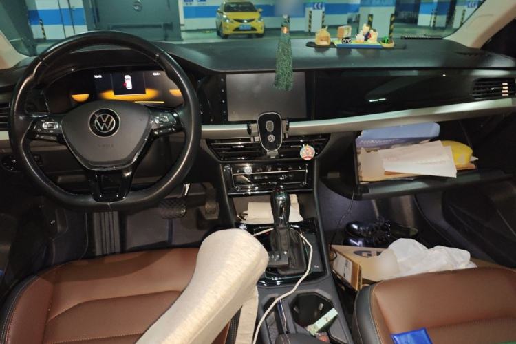 Used Volkswagen Lavida 2022 280TSI DSG Luxury Edition Center Console