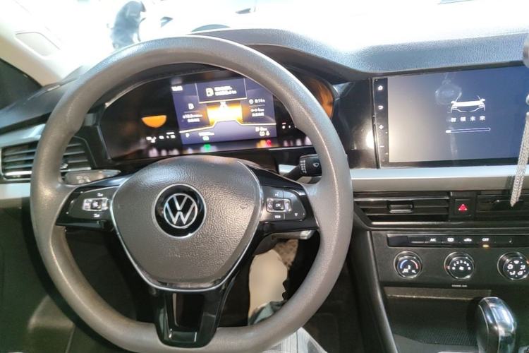 Used Volkswagen Lavida 2022 1.5L Automatic Vision Edition Center Console