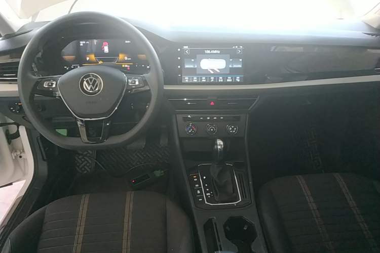 Used Volkswagen Lavida 2022 280TSI DSG Comfort Edition Center Console