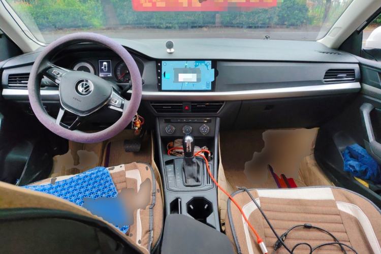 Used Volkswagen Lavida 2022 1.5L Automatic Fashion Edition Center Console