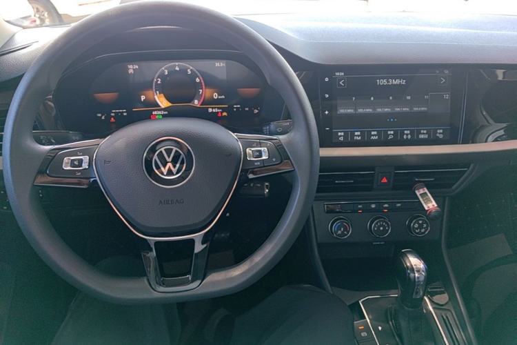 Used Volkswagen Lavida 2022 1.5L Automatic Comfort Edition Center Console