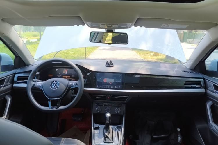 Used Volkswagen Lavida 2022 1.5L Automatic Vision Edition Center Console