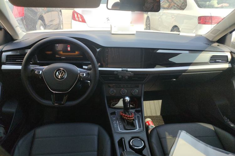 Used Volkswagen Lavida 2022 1.5L Automatic Comfort Edition Center Console