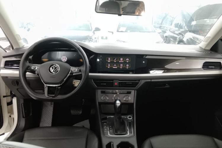 Used Volkswagen Lavida 2022 1.5L Automatic Comfort Edition Center Console