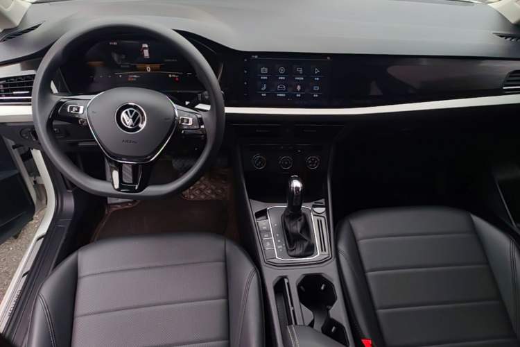Used Volkswagen Lavida 2022 1.5L Automatic Comfort Edition Center Console