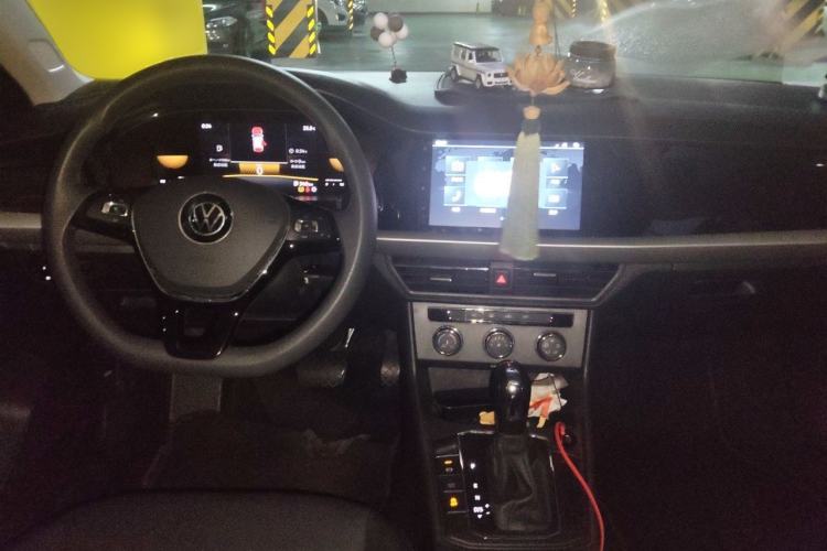 Used Volkswagen Lavida 2022 1.5L Automatic Comfort Edition Center Console