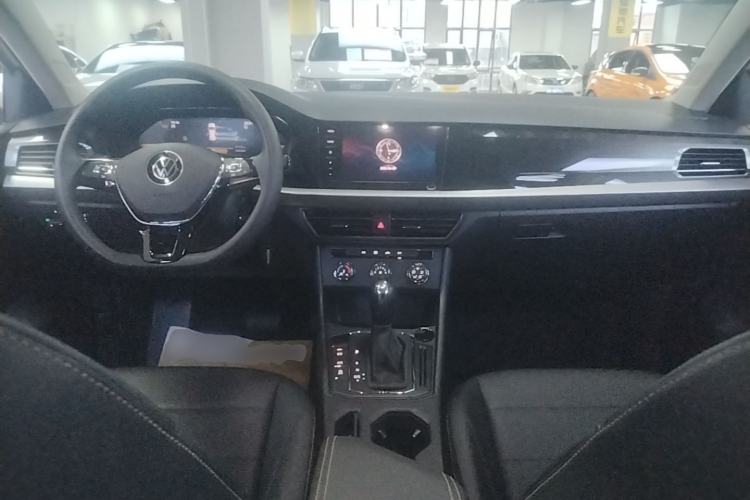 Used Volkswagen Lavida 2022 1.5L Automatic Comfort Edition Center Console