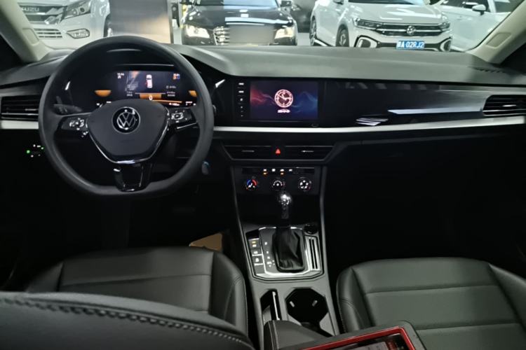 Used Volkswagen Lavida 2022 1.5L Automatic Comfort Edition Center Console