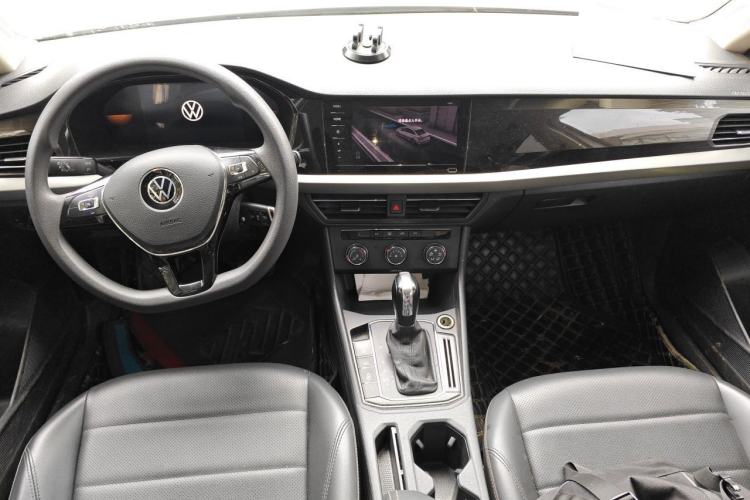Used Volkswagen Lavida 2022 1.5L Automatic Comfort Edition Center Console