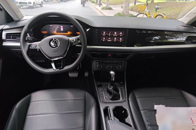 Used Volkswagen Lavida 2022 1.5L Automatic Comfort Edition Center Console