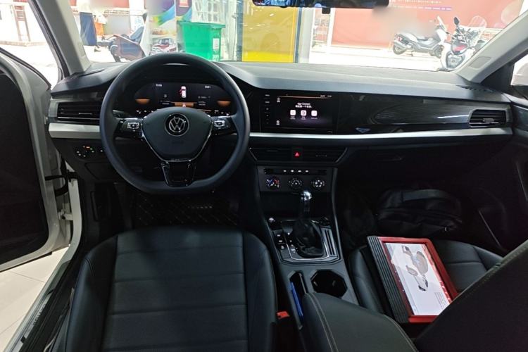 Used Volkswagen Lavida 2022 1.5L Automatic Comfort Edition Center Console