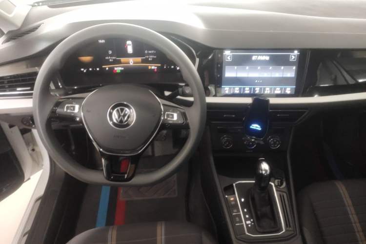 Used Volkswagen Lavida 2022 1.5L Automatic Vision Edition Center Console