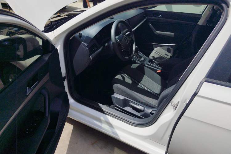 Used Volkswagen Lavida 2022 1.5L Automatic Fashion Edition Driver Seat