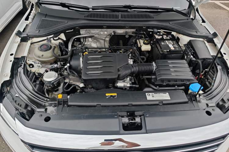 Used Volkswagen Lavida 2022 1.5L Automatic Fashion Edition Engine Bay