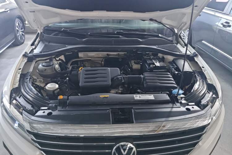 Used Volkswagen Lavida 2022 1.5L Automatic Comfort Edition Engine Bay