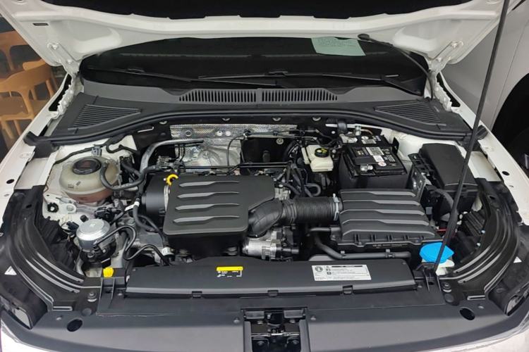 Used Volkswagen Lavida 2022 1.5L Automatic Fashion Edition Engine Bay