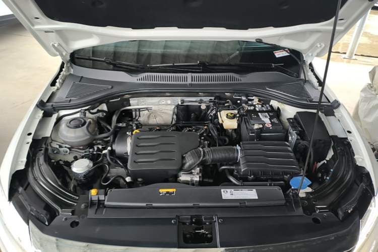 Used Volkswagen Lavida 2022 1.5L Automatic Comfort Edition Engine Bay