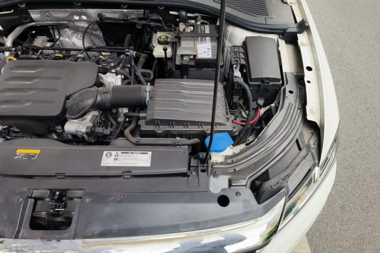 Used Volkswagen Lavida 2022 1.5L Automatic Comfort Edition Engine Bay Left